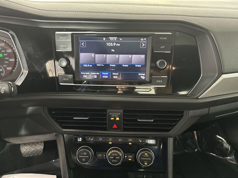 Used 2020 Volkswagen Jetta R-Line w/ R-Line Cold Weather Package image 25