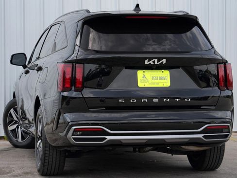 Used 2022 Kia Sorento S w/ Panoramic Sunroof Package image 5