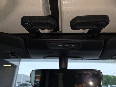 Used 2023 Jeep Gladiator Overland AWD/4WD image 6