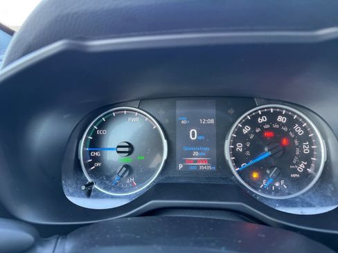 Used 2022 Toyota RAV4 SE image 25