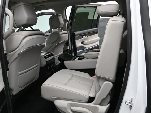 Used 2022 Jeep Grand Wagoneer Series I AWD/4WD image 15