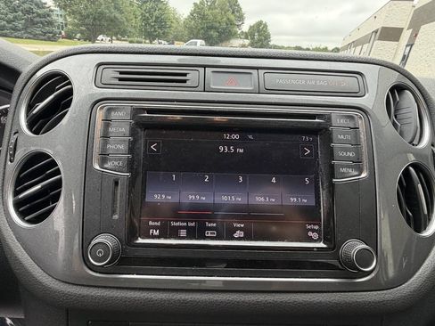 Used 2017 Volkswagen Tiguan S FWD image 14