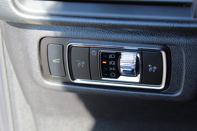 New 2025 Lincoln Corsair AWD w/ Equipment Group 101A image 17