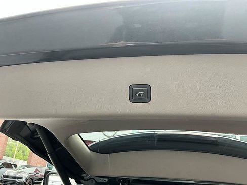 Used 2018 Chevrolet Traverse LT FWD image 26