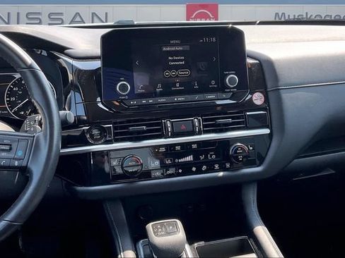 Used 2025 Nissan Pathfinder SV AWD/4WD image 9