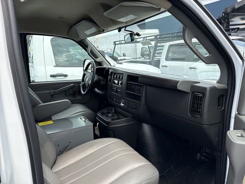 New 2025 Chevrolet Express 2500 w/ Driver Convenience Package image 21