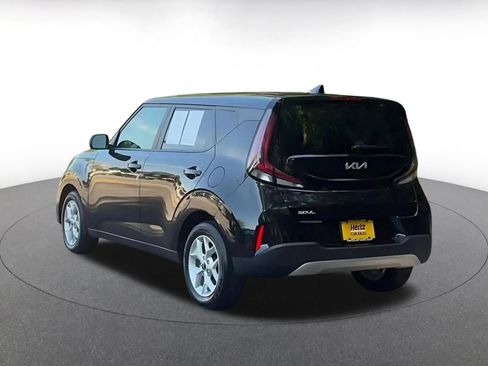 Used 2025 Kia Soul LX w/ LX Technology Package FWD image 11