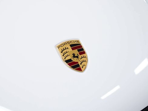 Certified 2026 Porsche Macan AWD/4WD image 17