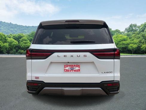 Used 2022 Lexus LX 600 4WD w/ Accessory Package (Z1) image 3