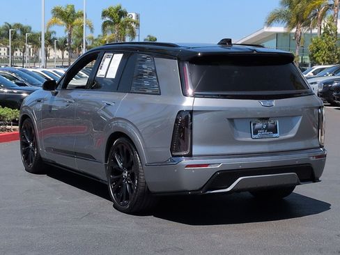 Used 2026 Cadillac Vistiq Platinum AWD/4WD image 8