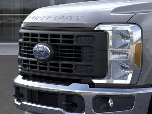 New 2025 Ford F250 XL w/ 360-Degree Camera Package RWD image 18