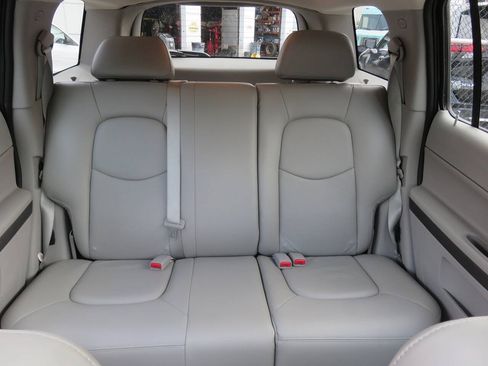 Used 2011 Chevrolet HHR LT FWD image 19