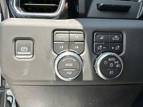 New 2025 GMC Sierra 2500 Denali w/ Denali Reserve Package image 38