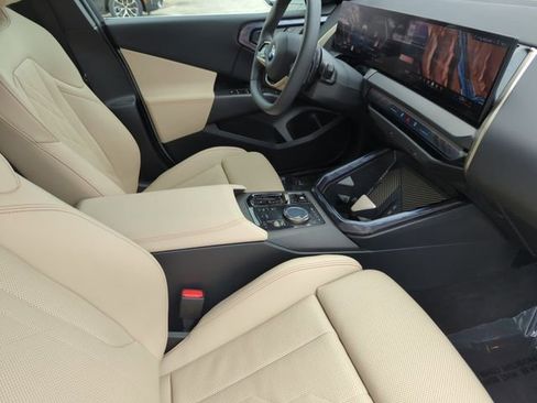 Certified 2025 BMW X3 xDrive30i image 16