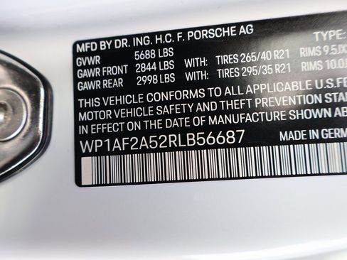 Used 2024 Porsche Macan GTS image 39