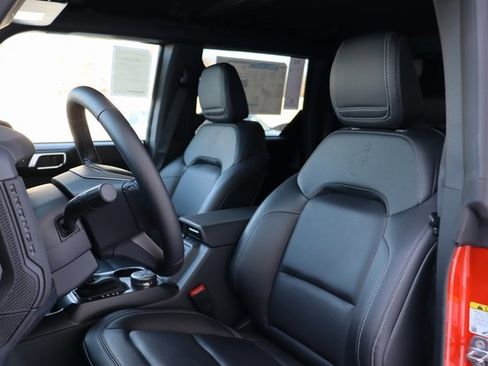 New 2025 Ford Bronco Badlands image 4