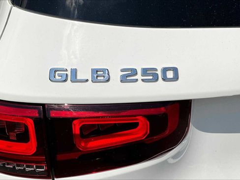 Certified 2023 Mercedes-Benz GLB 250 w/ Premium Package image 9