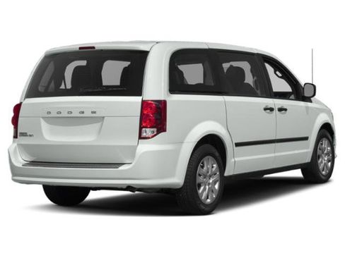 Used 2019 Dodge Grand Caravan SXT FWD image 2