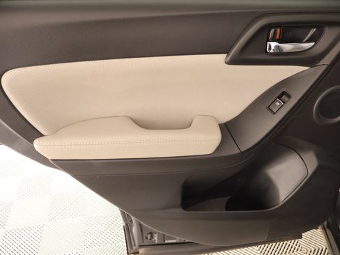 Used 2018 Subaru Forester 2.5i Limited AWD/4WD image 18