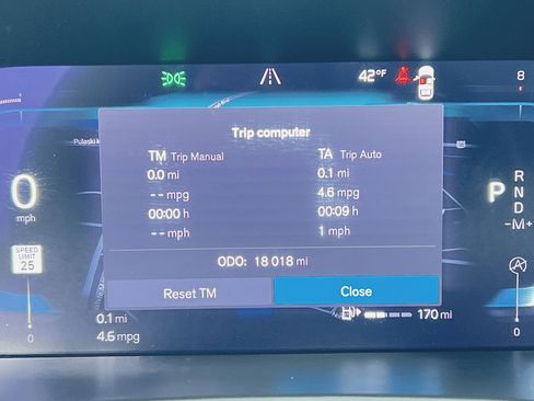 Used 2024 Volvo XC90 B5 Plus w/ Protection Package image 17