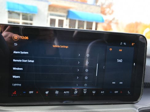 Used 2025 Ford Mustang Premium image 17