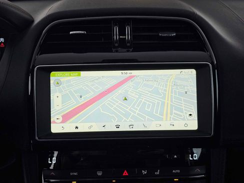 Used 2019 Jaguar F-PACE Prestige image 25