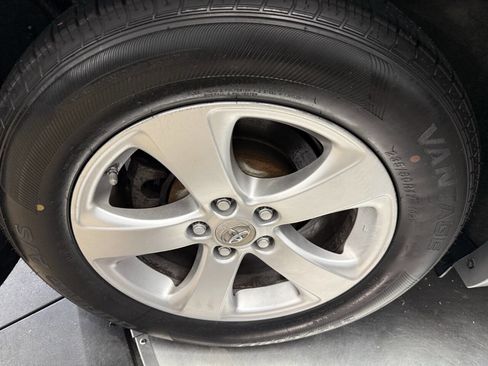 Used 2011 Toyota Sienna LE image 25