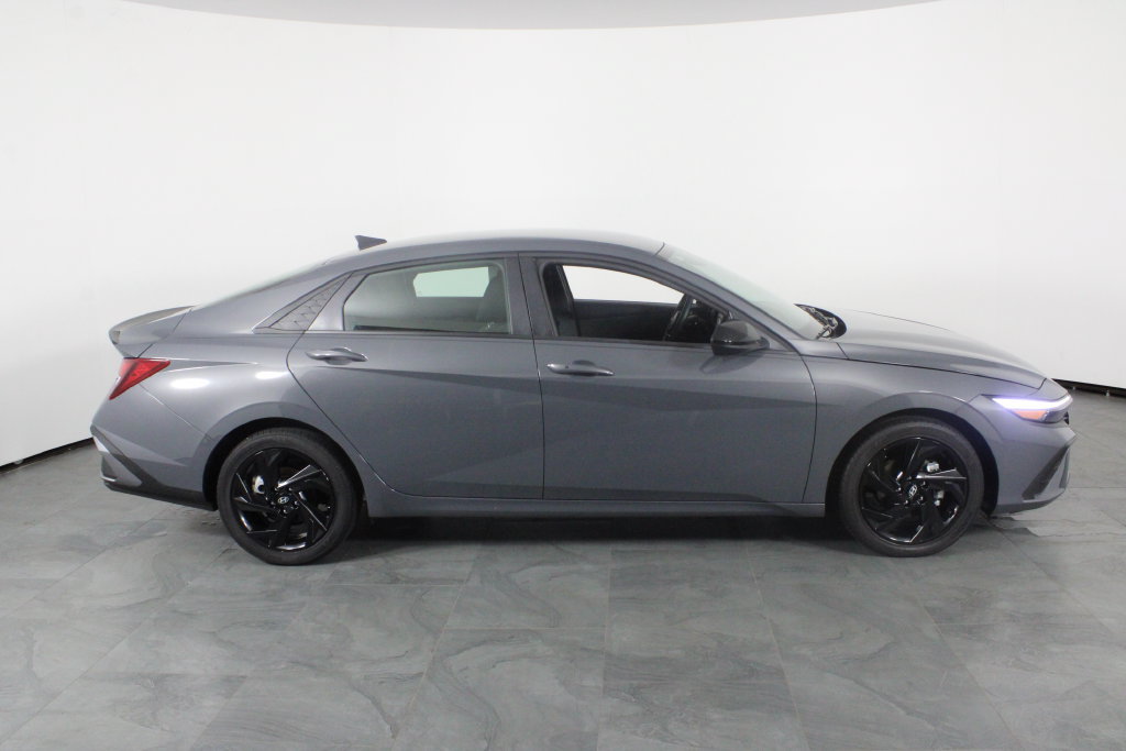 Certified 2026 Hyundai Elantra Sport FWD image 12
