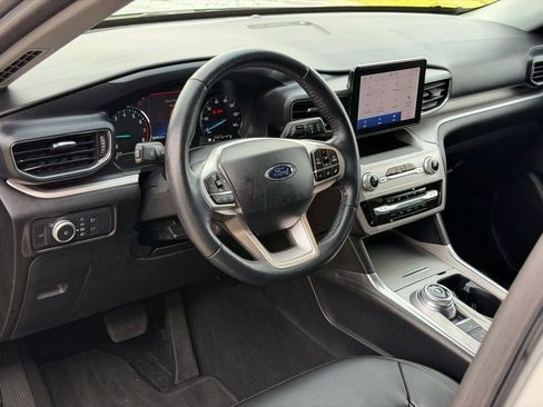 Certified 2022 Ford Explorer XLT w/ Equipment Group 202A image 13