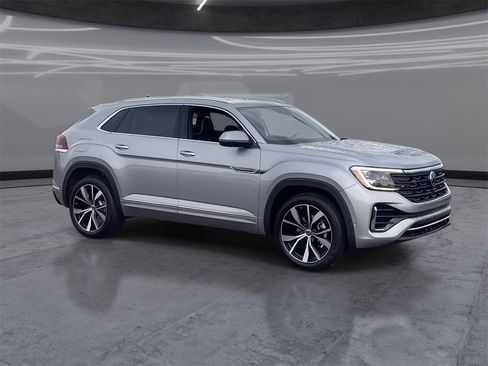 New 2026 Volkswagen Atlas Cross Sport SEL Premium R-Line image 2