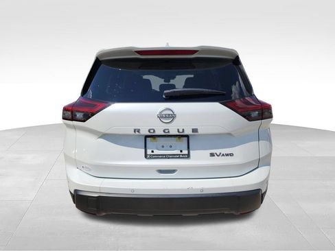 Used 2024 Nissan Rogue SV AWD/4WD image 7