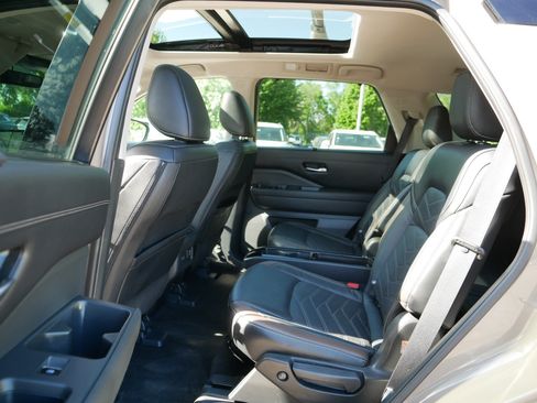 Certified 2023 Nissan Pathfinder Platinum AWD/4WD image 36