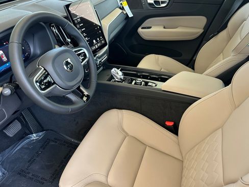 New 2026 Volvo XC60 B5 Core AWD/4WD image 7