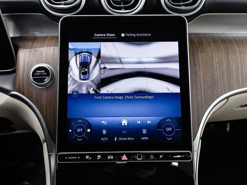 Used 2025 Mercedes-Benz GLC 350e 4MATIC w/ Driver Assistance Package image 21