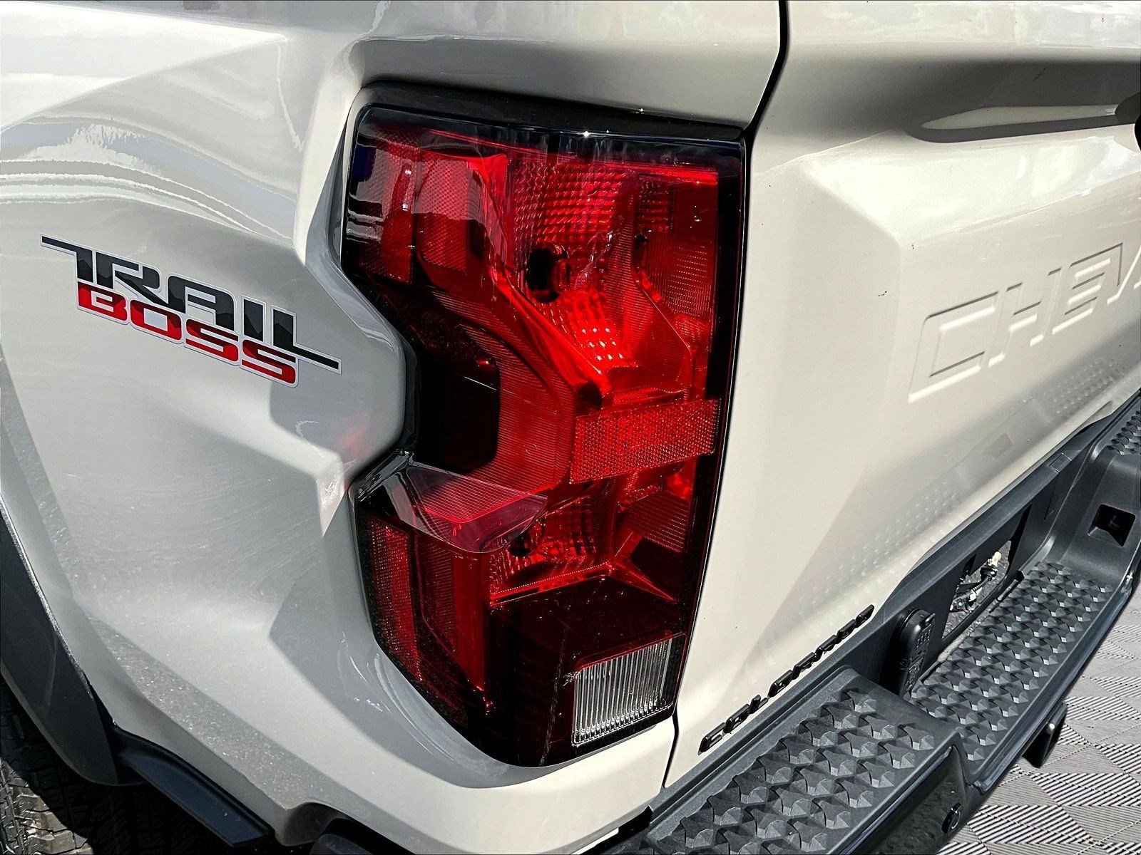 New 2026 Chevrolet Colorado Trail Boss w/ Midnight Edition AWD/4WD image 14