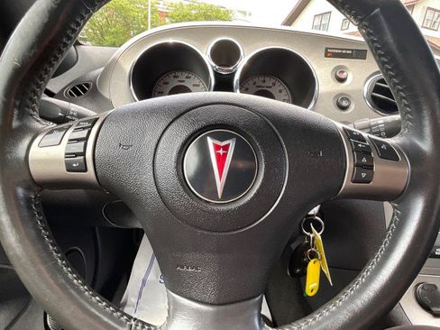 Used 2007 Pontiac Solstice Convertible w/ Premium Package RWD image 17