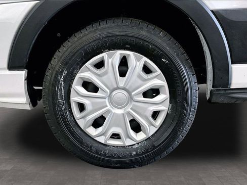 Used 2024 Ford Transit 350 XLT image 33