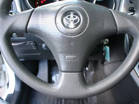Used 2005 Toyota Matrix image 12
