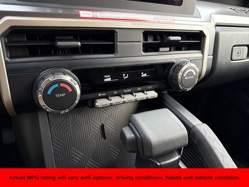 Used 2025 Toyota Tacoma SR5 AWD/4WD image 17