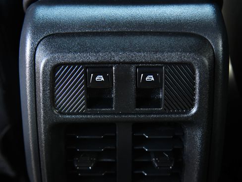 Used 2025 Ford Bronco Big Bend image 38