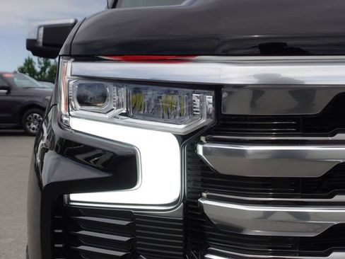 Used 2024 Chevrolet Silverado 1500 High Country w/ Technology Package AWD/4WD image 3