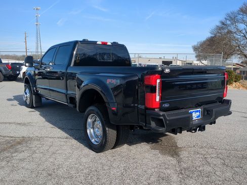 Used 2025 Ford F450 Platinum w/ FX4 Off-Road Package image 5