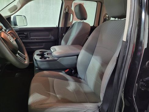 Used 2018 RAM 1500 ST w/ SXT Appearance Group image 28