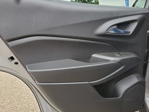 Used 2024 Chevrolet Trax LS FWD image 7
