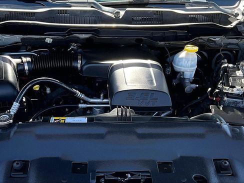 Used 2018 RAM 1500 Express image 31