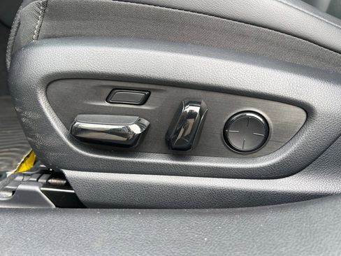 Used 2019 Lexus ES 300h image 33