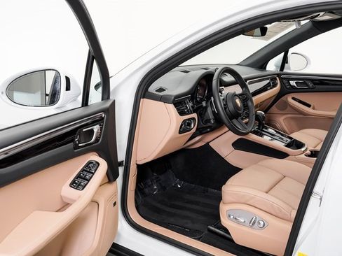Used 2025 Porsche Macan image 7