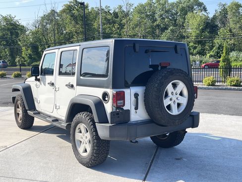 Used 2018 Jeep Wrangler Unlimited Sport S AWD/4WD image 4