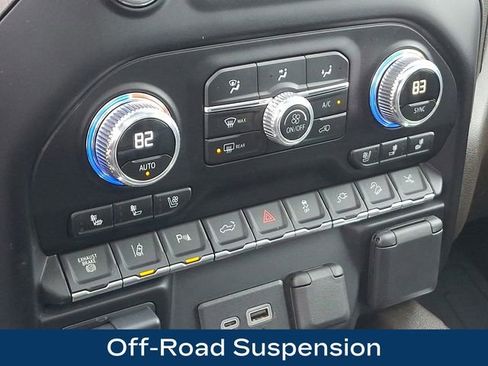 Used 2023 GMC Sierra 2500 Denali w/ Denali Ultimate Package image 21