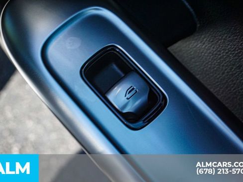 Used 2025 Mercedes-Benz C 300 Sedan image 57